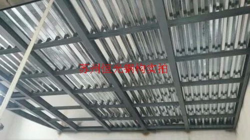 蘇州旋梯鋼結(jié)構(gòu)宿舍樓鋼木結(jié)構(gòu)樓梯安裝