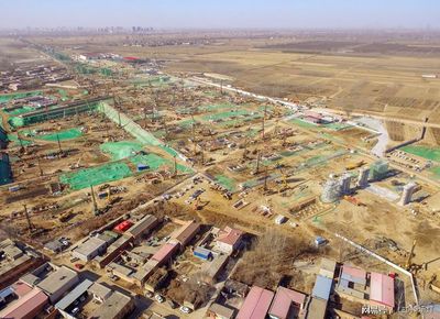 建安集團(tuán)東莞項(xiàng)目工地采用塔吊大燈LED500W