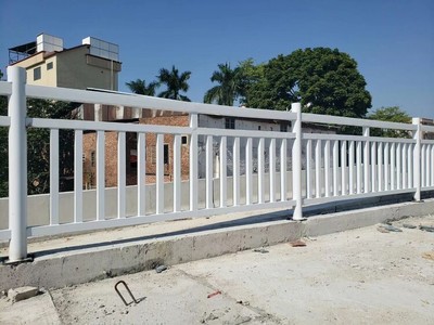 廣州市馬路欄桿生產廠家白云區人行道木棉花黑色護欄價格